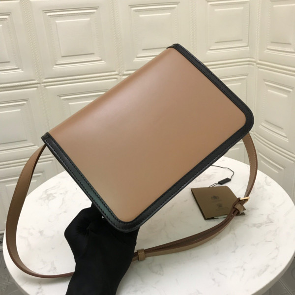 BURBERRY Medium TB Bag [Burberry192] CELINE CHANEL ACCESSORIES LOEWE SHOES LOUIS VUITTON DIRO YSL OTHER BRAND HANDBAGS BALENCIAGA BOTTEGA VENETA GOYARD HERMES BURBERRY VALENTINO GUCCI FENDI MIUMIU CHLOE PRADA BVLGARI SUITCASE NEW ARRIVAL 