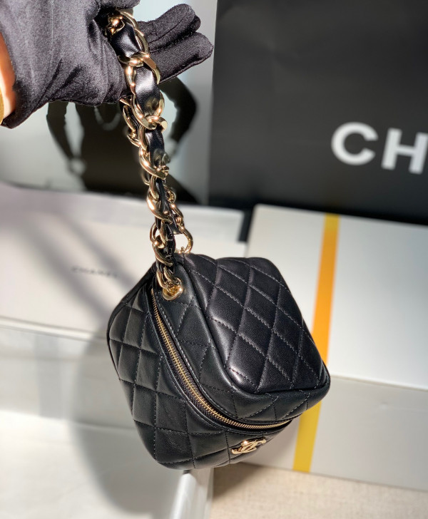 (image for) CL CLUTCH WITH HANDLE
