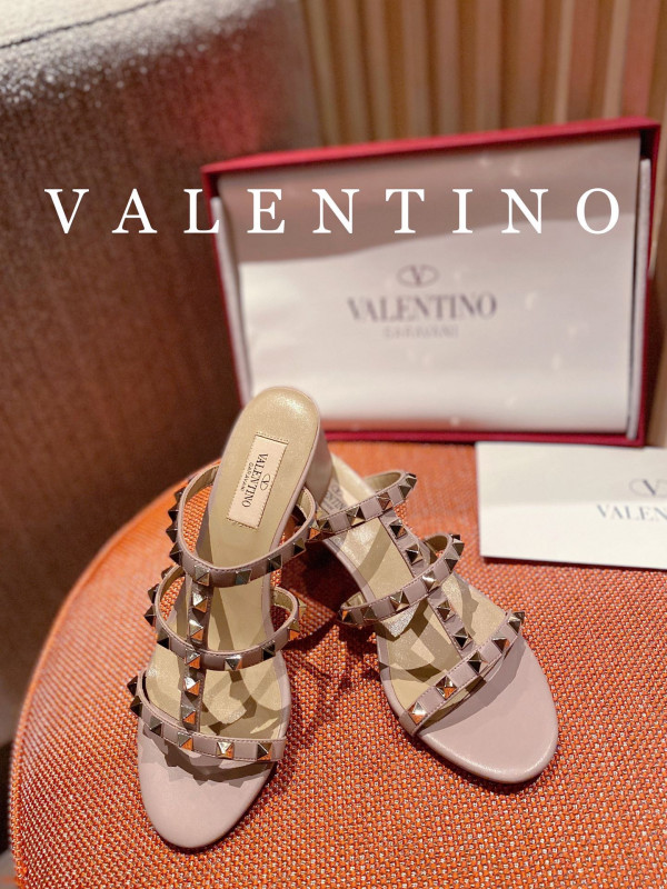 (image for) VALENTINO ROCKSTUD CALFSKIN LEATHER SLIDE SANDAL