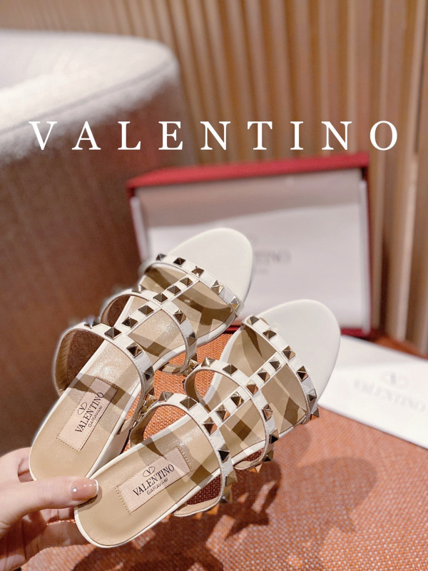 (image for) VALENTINO ROCKSTUD CALFSKIN LEATHER SLIDE SANDAL