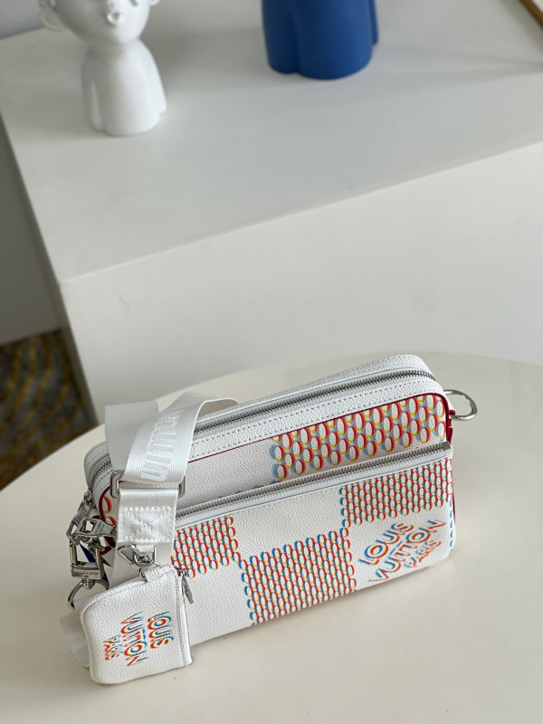(image for) LOUIS VUITTON TRIO MESSENGER