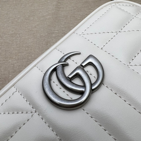 GUCCI GG Marmont mini shoulder bag [634936-2] CELINE CHANEL ACCESSORIES LOEWE SHOES LOUIS VUITTON DIRO YSL OTHER BRAND HANDBAGS BALENCIAGA BOTTEGA VENETA GOYARD HERMES BURBERRY VALENTINO GUCCI FENDI MIUMIU CHLOE PRADA BVLGARI SUITCASE NEW ARRIVAL 