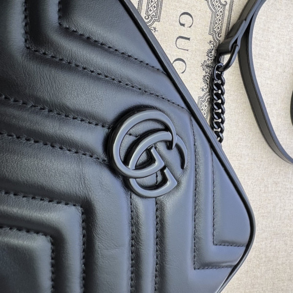 GUCCI GG Marmont mini shoulder bag [634936-1] CELINE CHANEL ACCESSORIES LOEWE SHOES LOUIS VUITTON DIRO YSL OTHER BRAND HANDBAGS BALENCIAGA BOTTEGA VENETA GOYARD HERMES BURBERRY VALENTINO GUCCI FENDI MIUMIU CHLOE PRADA BVLGARI SUITCASE NEW ARRIVAL 