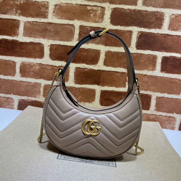 GUCCI GG Marmont half-moon-shaped mini bag [?699514-4] CELINE CHANEL ACCESSORIES LOEWE SHOES LOUIS VUITTON DIRO YSL OTHER BRAND HANDBAGS BALENCIAGA BOTTEGA VENETA GOYARD HERMES BURBERRY VALENTINO GUCCI FENDI MIUMIU CHLOE PRADA BVLGARI SUITCASE NEW ARRIVAL 