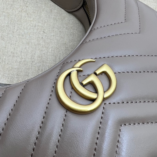 GUCCI GG Marmont half-moon-shaped mini bag [?699514-4] CELINE CHANEL ACCESSORIES LOEWE SHOES LOUIS VUITTON DIRO YSL OTHER BRAND HANDBAGS BALENCIAGA BOTTEGA VENETA GOYARD HERMES BURBERRY VALENTINO GUCCI FENDI MIUMIU CHLOE PRADA BVLGARI SUITCASE NEW ARRIVAL 