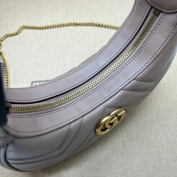 GUCCI GG Marmont half-moon-shaped mini bag [?699514-4] CELINE CHANEL ACCESSORIES LOEWE SHOES LOUIS VUITTON DIRO YSL OTHER BRAND HANDBAGS BALENCIAGA BOTTEGA VENETA GOYARD HERMES BURBERRY VALENTINO GUCCI FENDI MIUMIU CHLOE PRADA BVLGARI SUITCASE NEW ARRIVAL 