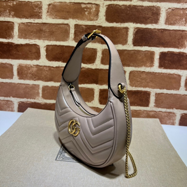 GUCCI GG Marmont half-moon-shaped mini bag [?699514-4] CELINE CHANEL ACCESSORIES LOEWE SHOES LOUIS VUITTON DIRO YSL OTHER BRAND HANDBAGS BALENCIAGA BOTTEGA VENETA GOYARD HERMES BURBERRY VALENTINO GUCCI FENDI MIUMIU CHLOE PRADA BVLGARI SUITCASE NEW ARRIVAL 