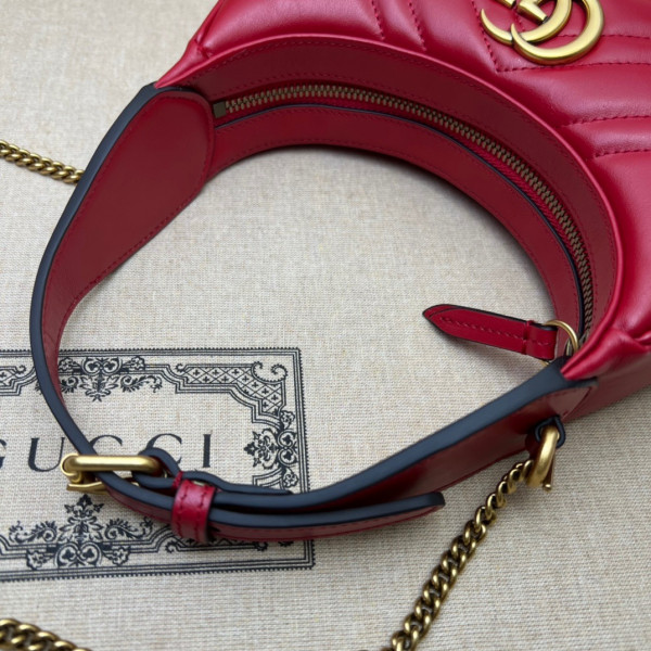 GUCCI GG Marmont half-moon-shaped mini bag [?699514-3] CELINE CHANEL ACCESSORIES LOEWE SHOES LOUIS VUITTON DIRO YSL OTHER BRAND HANDBAGS BALENCIAGA BOTTEGA VENETA GOYARD HERMES BURBERRY VALENTINO GUCCI FENDI MIUMIU CHLOE PRADA BVLGARI SUITCASE NEW ARRIVAL 