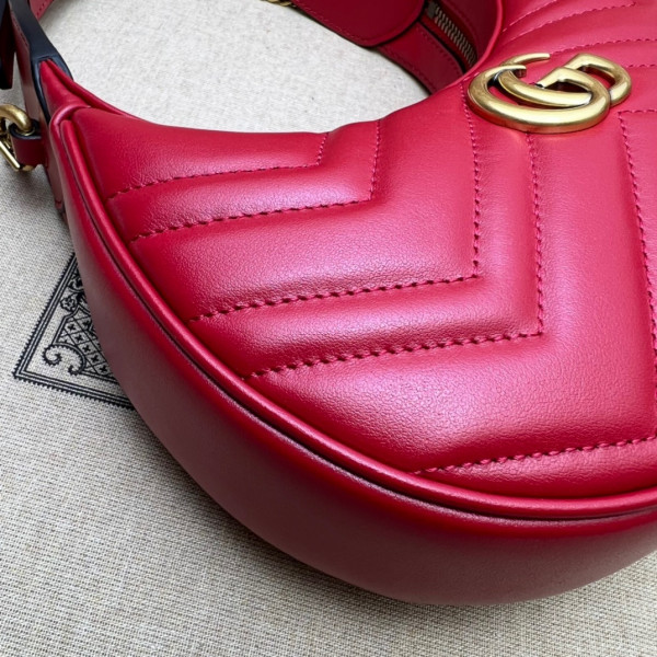 GUCCI GG Marmont half-moon-shaped mini bag [?699514-3] CELINE CHANEL ACCESSORIES LOEWE SHOES LOUIS VUITTON DIRO YSL OTHER BRAND HANDBAGS BALENCIAGA BOTTEGA VENETA GOYARD HERMES BURBERRY VALENTINO GUCCI FENDI MIUMIU CHLOE PRADA BVLGARI SUITCASE NEW ARRIVAL 