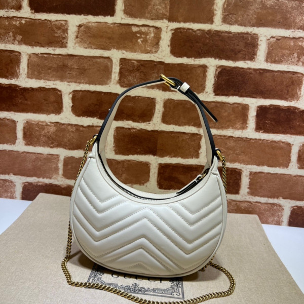 GUCCI GG Marmont half-moon-shaped mini bag [?699514-2] CELINE CHANEL ACCESSORIES LOEWE SHOES LOUIS VUITTON DIRO YSL OTHER BRAND HANDBAGS BALENCIAGA BOTTEGA VENETA GOYARD HERMES BURBERRY VALENTINO GUCCI FENDI MIUMIU CHLOE PRADA BVLGARI SUITCASE NEW ARRIVAL 