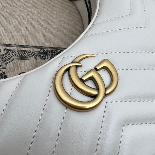 GUCCI GG Marmont half-moon-shaped mini bag [?699514-2] CELINE CHANEL ACCESSORIES LOEWE SHOES LOUIS VUITTON DIRO YSL OTHER BRAND HANDBAGS BALENCIAGA BOTTEGA VENETA GOYARD HERMES BURBERRY VALENTINO GUCCI FENDI MIUMIU CHLOE PRADA BVLGARI SUITCASE NEW ARRIVAL 