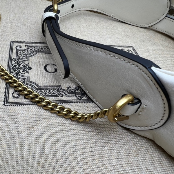 GUCCI GG Marmont half-moon-shaped mini bag [?699514-2] CELINE CHANEL ACCESSORIES LOEWE SHOES LOUIS VUITTON DIRO YSL OTHER BRAND HANDBAGS BALENCIAGA BOTTEGA VENETA GOYARD HERMES BURBERRY VALENTINO GUCCI FENDI MIUMIU CHLOE PRADA BVLGARI SUITCASE NEW ARRIVAL 