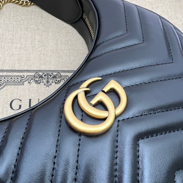 GUCCI GG Marmont half-moon-shaped mini bag [?699514-1] CELINE CHANEL ACCESSORIES LOEWE SHOES LOUIS VUITTON DIRO YSL OTHER BRAND HANDBAGS BALENCIAGA BOTTEGA VENETA GOYARD HERMES BURBERRY VALENTINO GUCCI FENDI MIUMIU CHLOE PRADA BVLGARI SUITCASE NEW ARRIVAL 