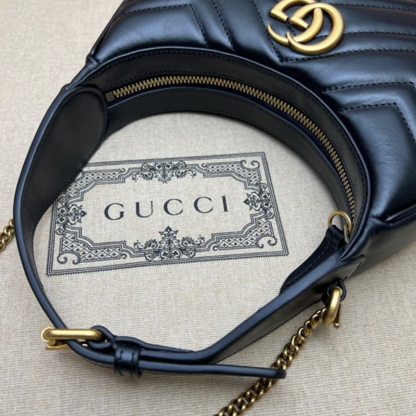 GUCCI GG Marmont half-moon-shaped mini bag [?699514-1] CELINE CHANEL ACCESSORIES LOEWE SHOES LOUIS VUITTON DIRO YSL OTHER BRAND HANDBAGS BALENCIAGA BOTTEGA VENETA GOYARD HERMES BURBERRY VALENTINO GUCCI FENDI MIUMIU CHLOE PRADA BVLGARI SUITCASE NEW ARRIVAL 