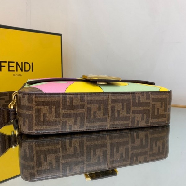 FENDI BAGUETTE [Fendi513] CELINE CHANEL ACCESSORIES LOEWE SHOES LOUIS VUITTON DIRO YSL OTHER BRAND HANDBAGS BALENCIAGA BOTTEGA VENETA GOYARD HERMES BURBERRY VALENTINO GUCCI FENDI MIUMIU CHLOE PRADA BVLGARI SUITCASE NEW ARRIVAL 