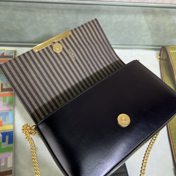FENDI Wallet On Chain With Pouches [Fendi506] CELINE CHANEL ACCESSORIES LOEWE SHOES LOUIS VUITTON DIRO YSL OTHER BRAND HANDBAGS BALENCIAGA BOTTEGA VENETA GOYARD HERMES BURBERRY VALENTINO GUCCI FENDI MIUMIU CHLOE PRADA BVLGARI SUITCASE NEW ARRIVAL 