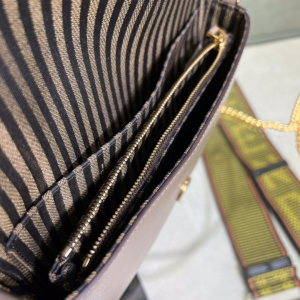 FENDI Wallet On Chain With Pouches [Fendi502] CELINE CHANEL ACCESSORIES LOEWE SHOES LOUIS VUITTON DIRO YSL OTHER BRAND HANDBAGS BALENCIAGA BOTTEGA VENETA GOYARD HERMES BURBERRY VALENTINO GUCCI FENDI MIUMIU CHLOE PRADA BVLGARI SUITCASE NEW ARRIVAL 