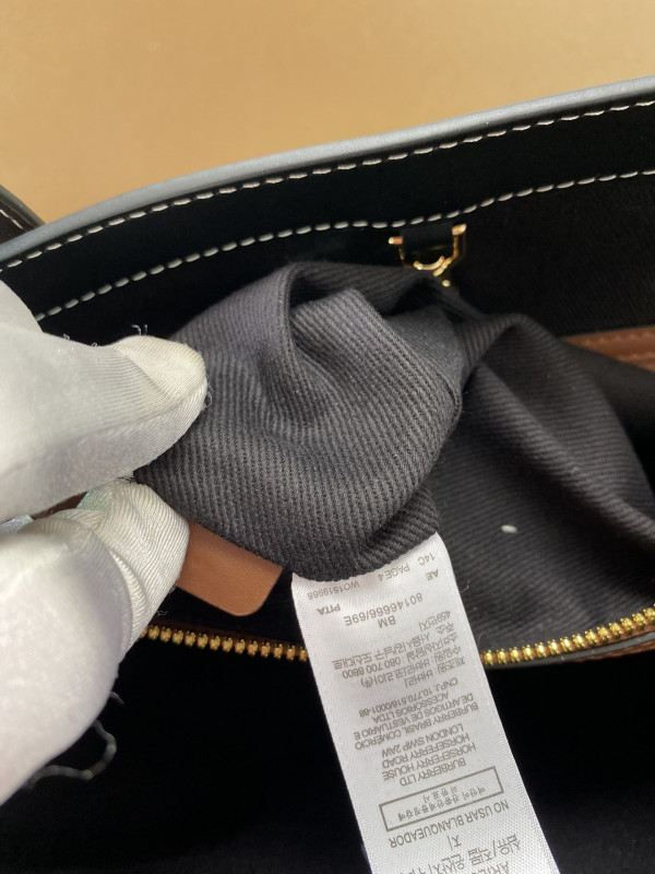 BURBERRY Leather Tote [Burberry184] CELINE CHANEL ACCESSORIES LOEWE SHOES LOUIS VUITTON DIRO YSL OTHER BRAND HANDBAGS BALENCIAGA BOTTEGA VENETA GOYARD HERMES BURBERRY VALENTINO GUCCI FENDI MIUMIU CHLOE PRADA BVLGARI SUITCASE NEW ARRIVAL 