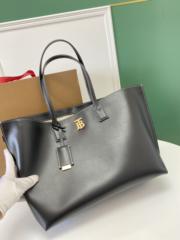 BURBERRY Medium Monogram Motif Leather Tote [Burberry182] CELINE CHANEL ACCESSORIES LOEWE SHOES LOUIS VUITTON DIRO YSL OTHER BRAND HANDBAGS BALENCIAGA BOTTEGA VENETA GOYARD HERMES BURBERRY VALENTINO GUCCI FENDI MIUMIU CHLOE PRADA BVLGARI SUITCASE NEW ARRIVAL 