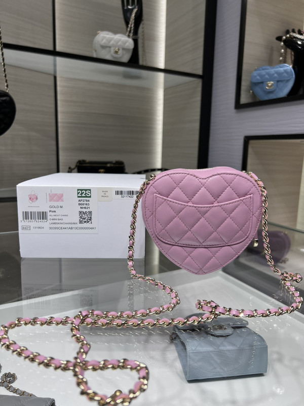 CL HEART CLUTCH WITH CHAIN [AP2784-4] CELINE CHANEL ACCESSORIES LOEWE SHOES LOUIS VUITTON DIRO YSL OTHER BRAND HANDBAGS BALENCIAGA BOTTEGA VENETA GOYARD HERMES BURBERRY VALENTINO GUCCI FENDI MIUMIU CHLOE PRADA BVLGARI SUITCASE NEW ARRIVAL 