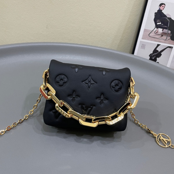 LOUIS VUITTON Beltbag Coussin [Louis1797] CELINE CHANEL ACCESSORIES LOEWE SHOES LOUIS VUITTON DIRO YSL OTHER BRAND HANDBAGS BALENCIAGA BOTTEGA VENETA GOYARD HERMES BURBERRY VALENTINO GUCCI FENDI MIUMIU CHLOE PRADA BVLGARI SUITCASE NEW ARRIVAL 