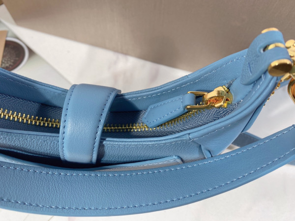 BVLGARI SERPENTI ELLIPSE CROSSBODY BAG [Bvlgari70] CELINE CHANEL ACCESSORIES LOEWE SHOES LOUIS VUITTON DIRO YSL OTHER BRAND HANDBAGS BALENCIAGA BOTTEGA VENETA GOYARD HERMES BURBERRY VALENTINO GUCCI FENDI MIUMIU CHLOE PRADA BVLGARI SUITCASE NEW ARRIVAL 