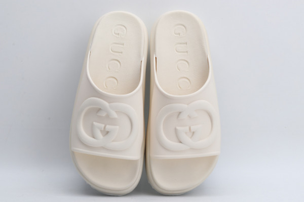 GUCCI slide with Interlocking G [692845-2] CELINE CHANEL ACCESSORIES LOEWE SHOES LOUIS VUITTON DIRO YSL OTHER BRAND HANDBAGS BALENCIAGA BOTTEGA VENETA GOYARD HERMES BURBERRY VALENTINO GUCCI FENDI MIUMIU CHLOE PRADA BVLGARI SUITCASE NEW ARRIVAL 