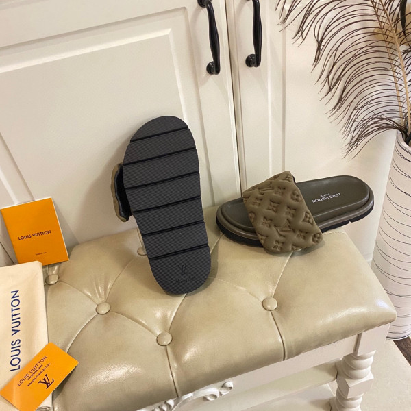 LOUIS VUITTON POOL PILLOW COMFORT MULE [1AA1E8] CELINE CHANEL ACCESSORIES LOEWE SHOES LOUIS VUITTON DIRO YSL OTHER BRAND HANDBAGS BALENCIAGA BOTTEGA VENETA GOYARD HERMES BURBERRY VALENTINO GUCCI FENDI MIUMIU CHLOE PRADA BVLGARI SUITCASE NEW ARRIVAL 