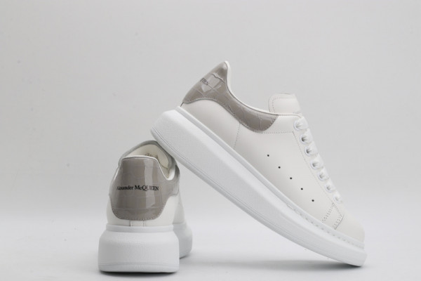 (image for) ALEXANDER MCQUEEN Oversized Sneaker