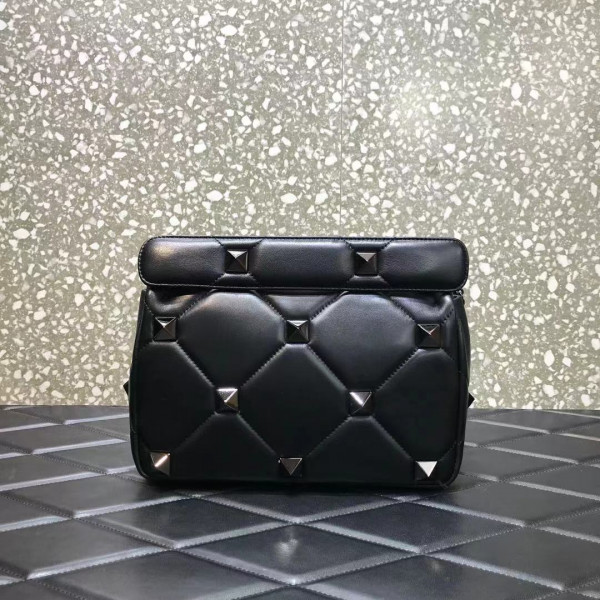 (image for) VALENTINO MEDIUM ROMAN STUD THE SHOULDER BAG