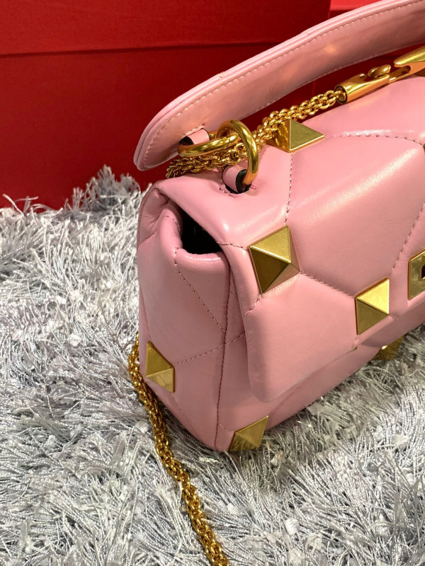 (image for) VALENTINO MEDIUM ROMAN STUD THE SHOULDER BAG