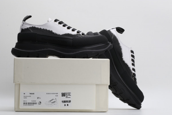 (image for) ALEXANDER MCQUEEN Tread Slick Lace Up