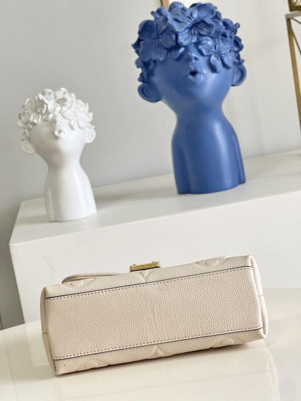 (image for) LOUIS VUITTON MADELEINE BB