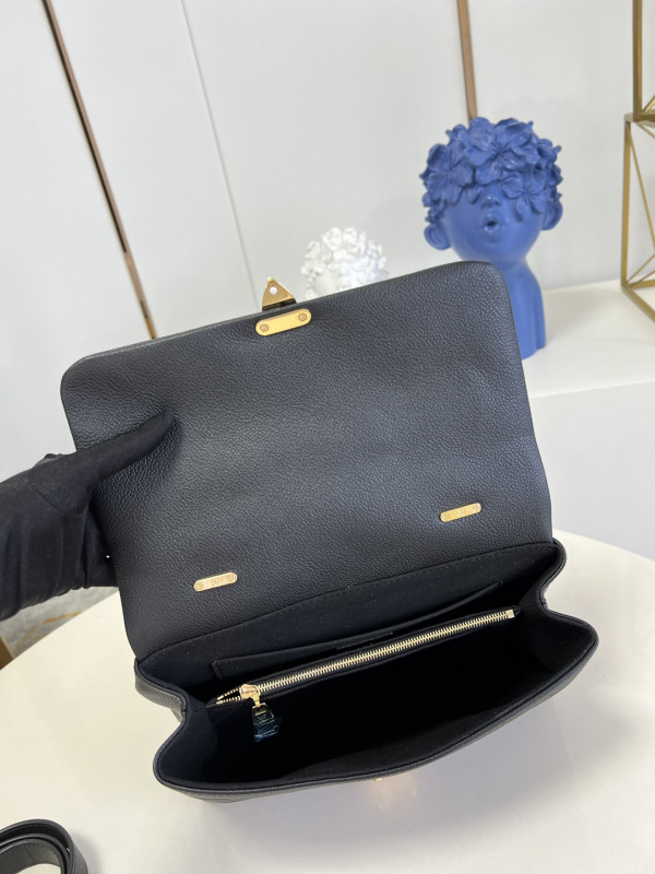 (image for) LOUIS VUITTON MADELEINE MM