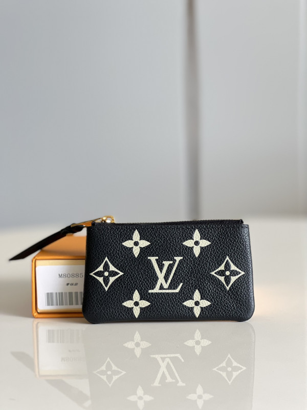 LOUIS VUITTON KEY POUCH [M80885] CELINE CHANEL ACCESSORIES LOEWE SHOES LOUIS VUITTON DIRO YSL OTHER BRAND HANDBAGS BALENCIAGA BOTTEGA VENETA GOYARD HERMES BURBERRY VALENTINO GUCCI FENDI MIUMIU CHLOE PRADA BVLGARI SUITCASE NEW ARRIVAL 
