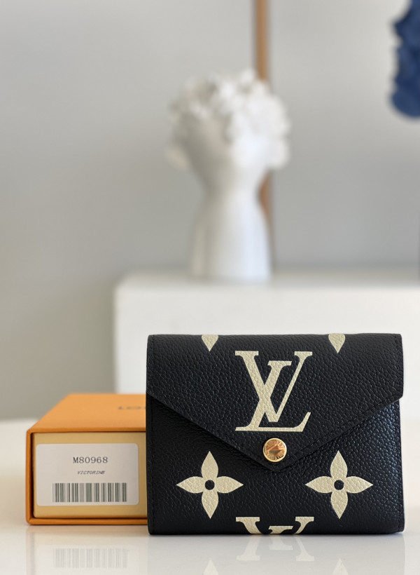 Louis Vuitton VICTORINE Wallet [M80968] CELINE CHANEL ACCESSORIES LOEWE SHOES LOUIS VUITTON DIRO YSL OTHER BRAND HANDBAGS BALENCIAGA BOTTEGA VENETA GOYARD HERMES BURBERRY VALENTINO GUCCI FENDI MIUMIU CHLOE PRADA BVLGARI SUITCASE NEW ARRIVAL 