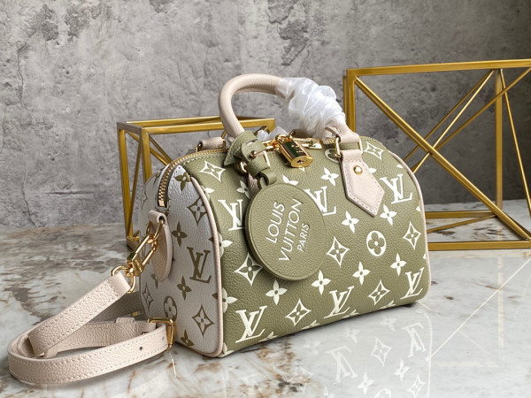 Louis Vuitton SPEEDY BANDOULI?RE 20 [M46118] CELINE CHANEL ACCESSORIES LOEWE SHOES LOUIS VUITTON DIRO YSL OTHER BRAND HANDBAGS BALENCIAGA BOTTEGA VENETA GOYARD HERMES BURBERRY VALENTINO GUCCI FENDI MIUMIU CHLOE PRADA BVLGARI SUITCASE NEW ARRIVAL 