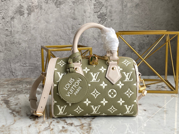 Louis Vuitton SPEEDY BANDOULI?RE 20 [M46118] CELINE CHANEL ACCESSORIES LOEWE SHOES LOUIS VUITTON DIRO YSL OTHER BRAND HANDBAGS BALENCIAGA BOTTEGA VENETA GOYARD HERMES BURBERRY VALENTINO GUCCI FENDI MIUMIU CHLOE PRADA BVLGARI SUITCASE NEW ARRIVAL 