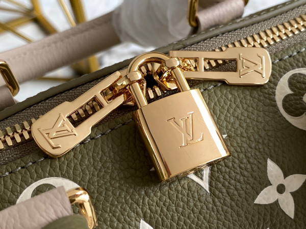 Louis Vuitton SPEEDY BANDOULI?RE 20 [M46118] CELINE CHANEL ACCESSORIES LOEWE SHOES LOUIS VUITTON DIRO YSL OTHER BRAND HANDBAGS BALENCIAGA BOTTEGA VENETA GOYARD HERMES BURBERRY VALENTINO GUCCI FENDI MIUMIU CHLOE PRADA BVLGARI SUITCASE NEW ARRIVAL 