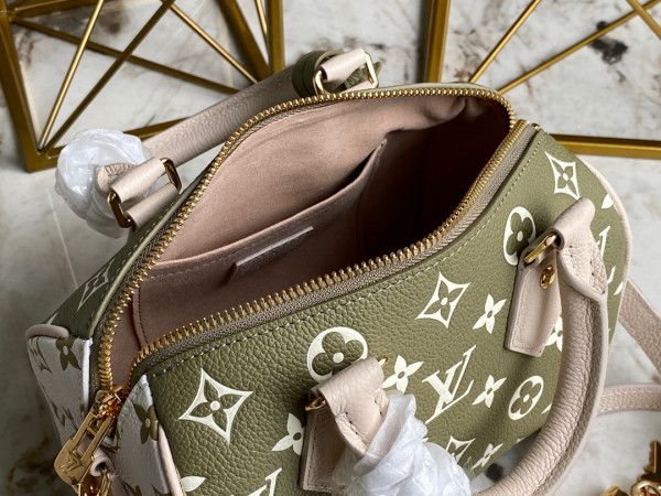Louis Vuitton SPEEDY BANDOULI?RE 20 [M46118] CELINE CHANEL ACCESSORIES LOEWE SHOES LOUIS VUITTON DIRO YSL OTHER BRAND HANDBAGS BALENCIAGA BOTTEGA VENETA GOYARD HERMES BURBERRY VALENTINO GUCCI FENDI MIUMIU CHLOE PRADA BVLGARI SUITCASE NEW ARRIVAL 