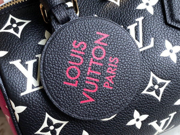 Louis Vuitton SPEEDY BANDOULI?RE 20 [M46088] CELINE CHANEL ACCESSORIES LOEWE SHOES LOUIS VUITTON DIRO YSL OTHER BRAND HANDBAGS BALENCIAGA BOTTEGA VENETA GOYARD HERMES BURBERRY VALENTINO GUCCI FENDI MIUMIU CHLOE PRADA BVLGARI SUITCASE NEW ARRIVAL 