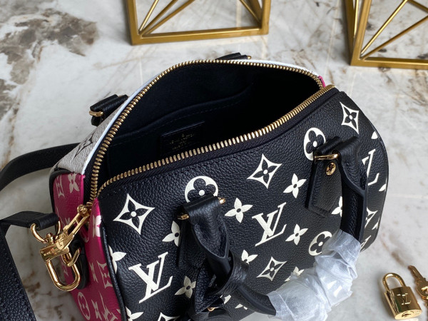 Louis Vuitton SPEEDY BANDOULI?RE 20 [M46088] CELINE CHANEL ACCESSORIES LOEWE SHOES LOUIS VUITTON DIRO YSL OTHER BRAND HANDBAGS BALENCIAGA BOTTEGA VENETA GOYARD HERMES BURBERRY VALENTINO GUCCI FENDI MIUMIU CHLOE PRADA BVLGARI SUITCASE NEW ARRIVAL 