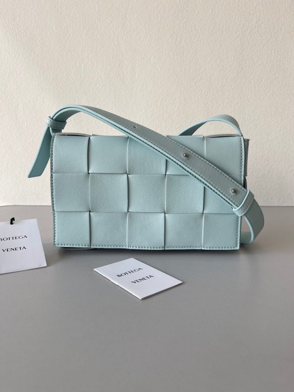 BOTTEGA VENETA CASSETTE [578004VMAY13903] CELINE CHANEL ACCESSORIES LOEWE SHOES LOUIS VUITTON DIRO YSL OTHER BRAND HANDBAGS BALENCIAGA BOTTEGA VENETA GOYARD HERMES BURBERRY VALENTINO GUCCI FENDI MIUMIU CHLOE PRADA BVLGARI SUITCASE NEW ARRIVAL 