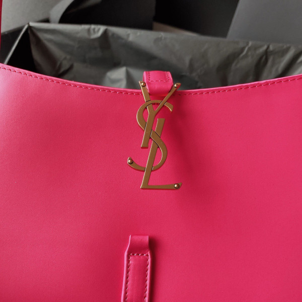 YSL LE 5 ? 7 HOBO BAG [YSL437] CELINE CHANEL ACCESSORIES LOEWE SHOES LOUIS VUITTON DIRO YSL OTHER BRAND HANDBAGS BALENCIAGA BOTTEGA VENETA GOYARD HERMES BURBERRY VALENTINO GUCCI FENDI MIUMIU CHLOE PRADA BVLGARI SUITCASE NEW ARRIVAL 