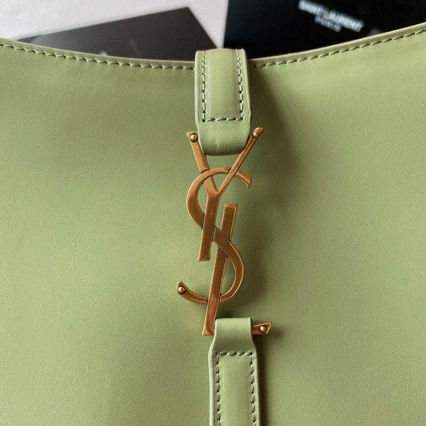 YSL LE 5 ? 7 HOBO BAG [YSL436] CELINE CHANEL ACCESSORIES LOEWE SHOES LOUIS VUITTON DIRO YSL OTHER BRAND HANDBAGS BALENCIAGA BOTTEGA VENETA GOYARD HERMES BURBERRY VALENTINO GUCCI FENDI MIUMIU CHLOE PRADA BVLGARI SUITCASE NEW ARRIVAL 