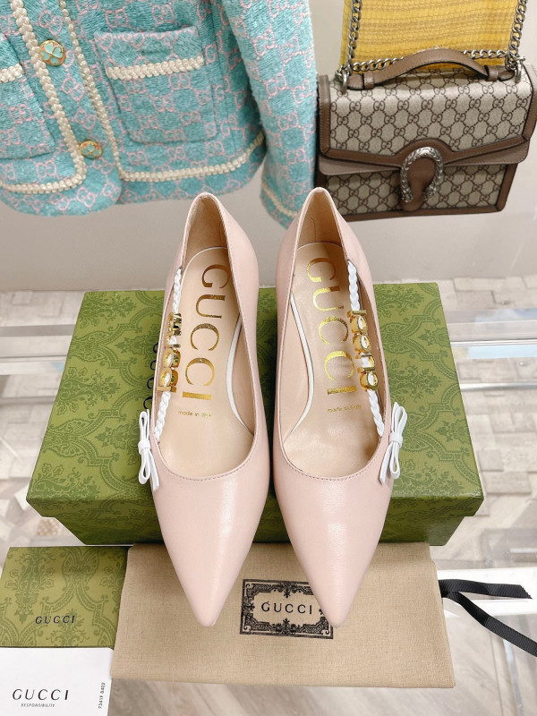 GUCCI Women's pump with 'GUCCI' [674773-1] CELINE CHANEL ACCESSORIES LOEWE SHOES LOUIS VUITTON DIRO YSL OTHER BRAND HANDBAGS BALENCIAGA BOTTEGA VENETA GOYARD HERMES BURBERRY VALENTINO GUCCI FENDI MIUMIU CHLOE PRADA BVLGARI SUITCASE NEW ARRIVAL 