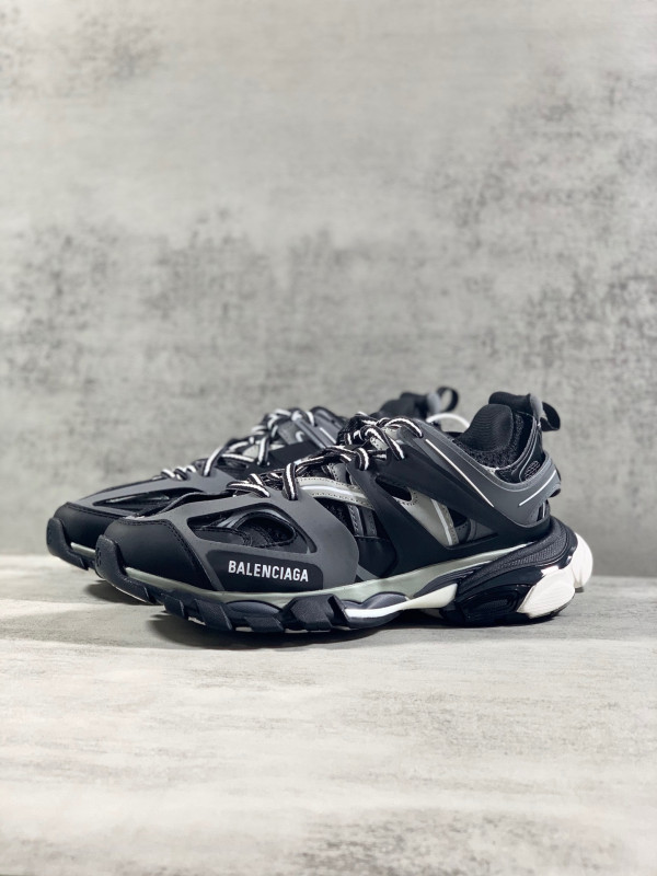 (image for) BALENCIAGA TRACK