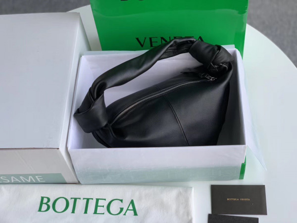 (image for) BOTTEGA VENETA MINI DOUBLE KNOT
