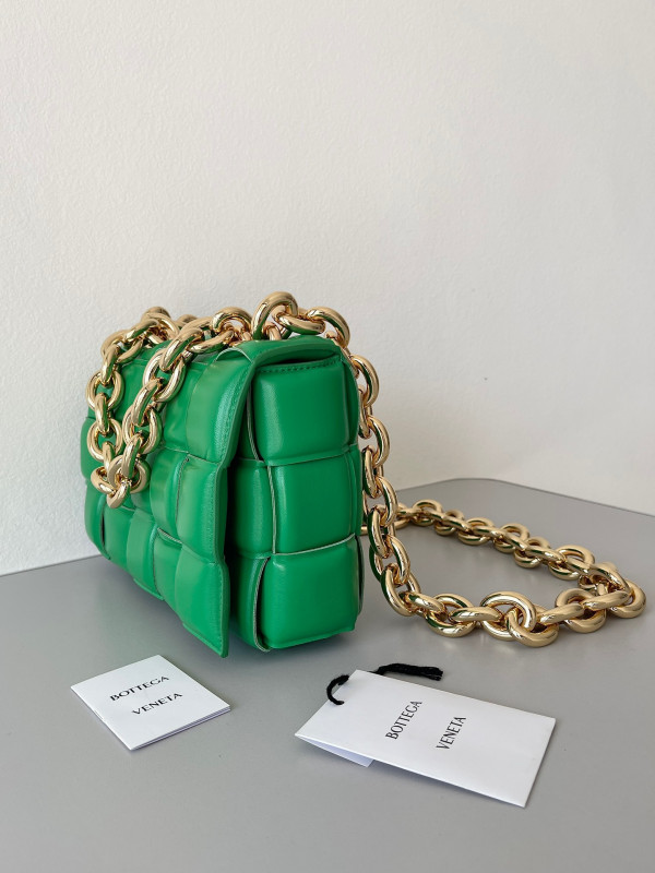 (image for) BOTTEGA VENETA THE CHAIN CASSETTE