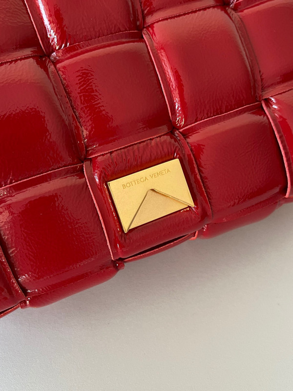 BOTTEGA VENETA CASSETTE [Bottega153] CELINE CHANEL ACCESSORIES LOEWE SHOES LOUIS VUITTON DIRO YSL OTHER BRAND HANDBAGS BALENCIAGA BOTTEGA VENETA GOYARD HERMES BURBERRY VALENTINO GUCCI FENDI MIUMIU CHLOE PRADA BVLGARI SUITCASE NEW ARRIVAL 